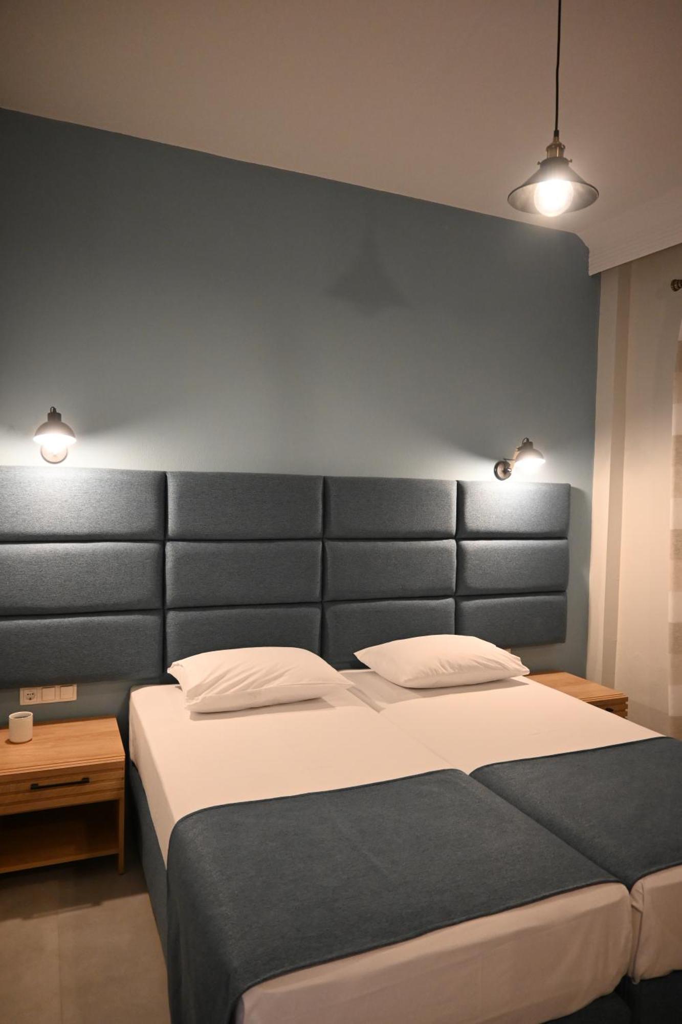 Maria Rooms To Let Ouranoupoli Exterior photo