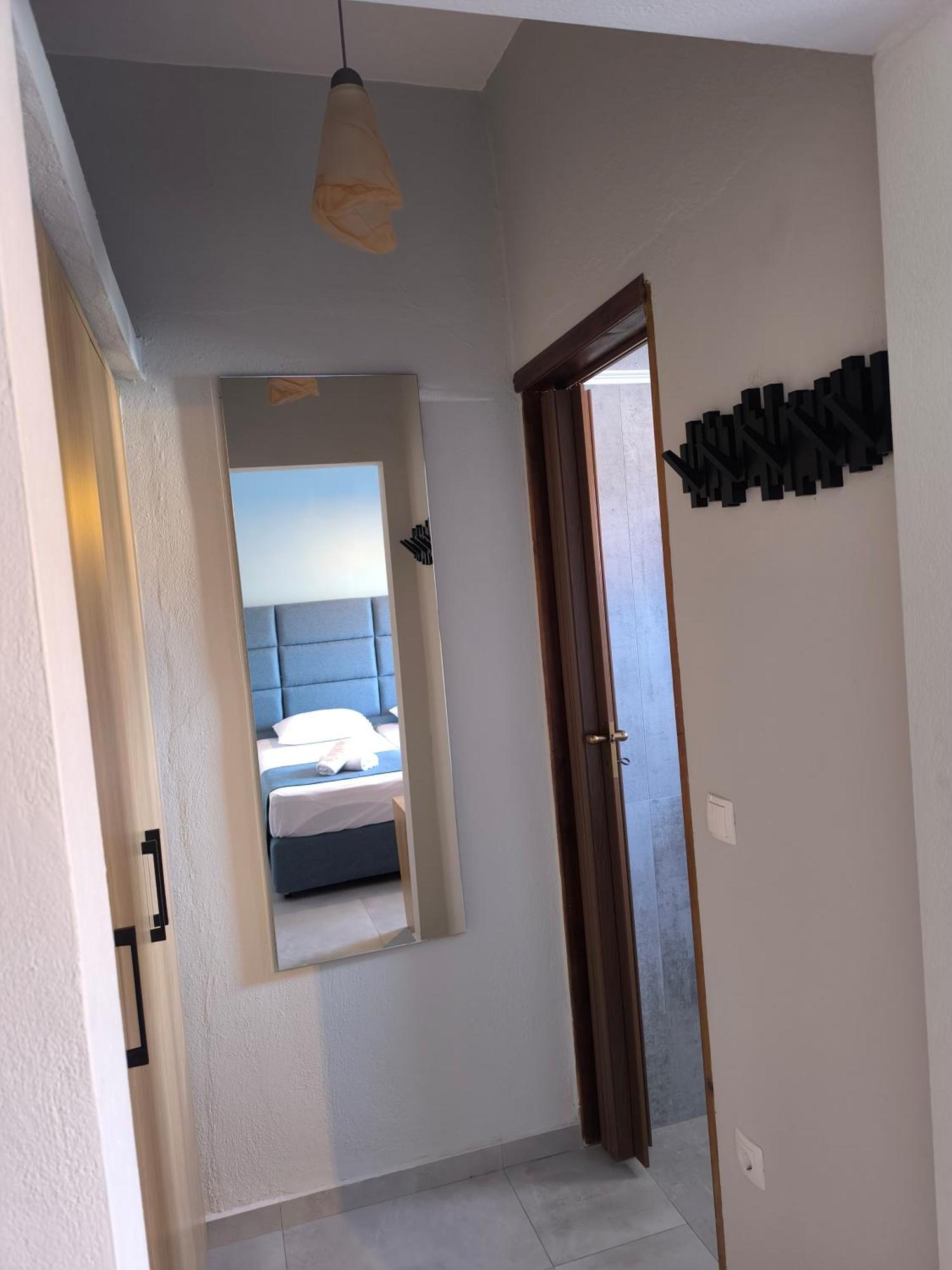 Maria Rooms To Let Ouranoupoli Exterior photo